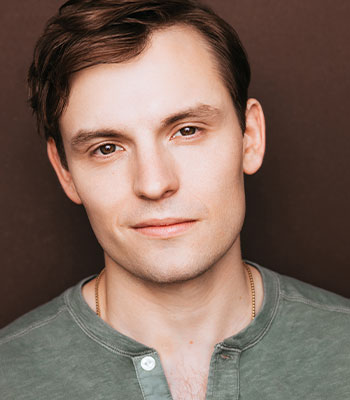 Headshot of Alex Prakken