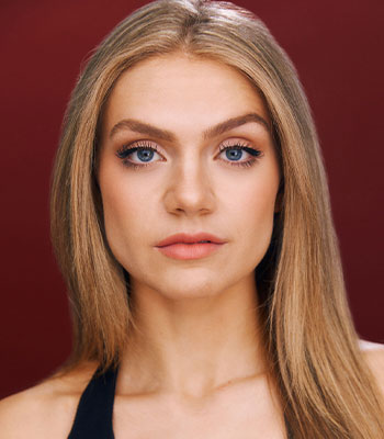 Headshot of Dariana Mullen